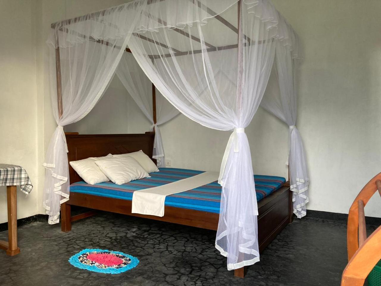 Sayura Beach Hotel 미리사 외부 사진
