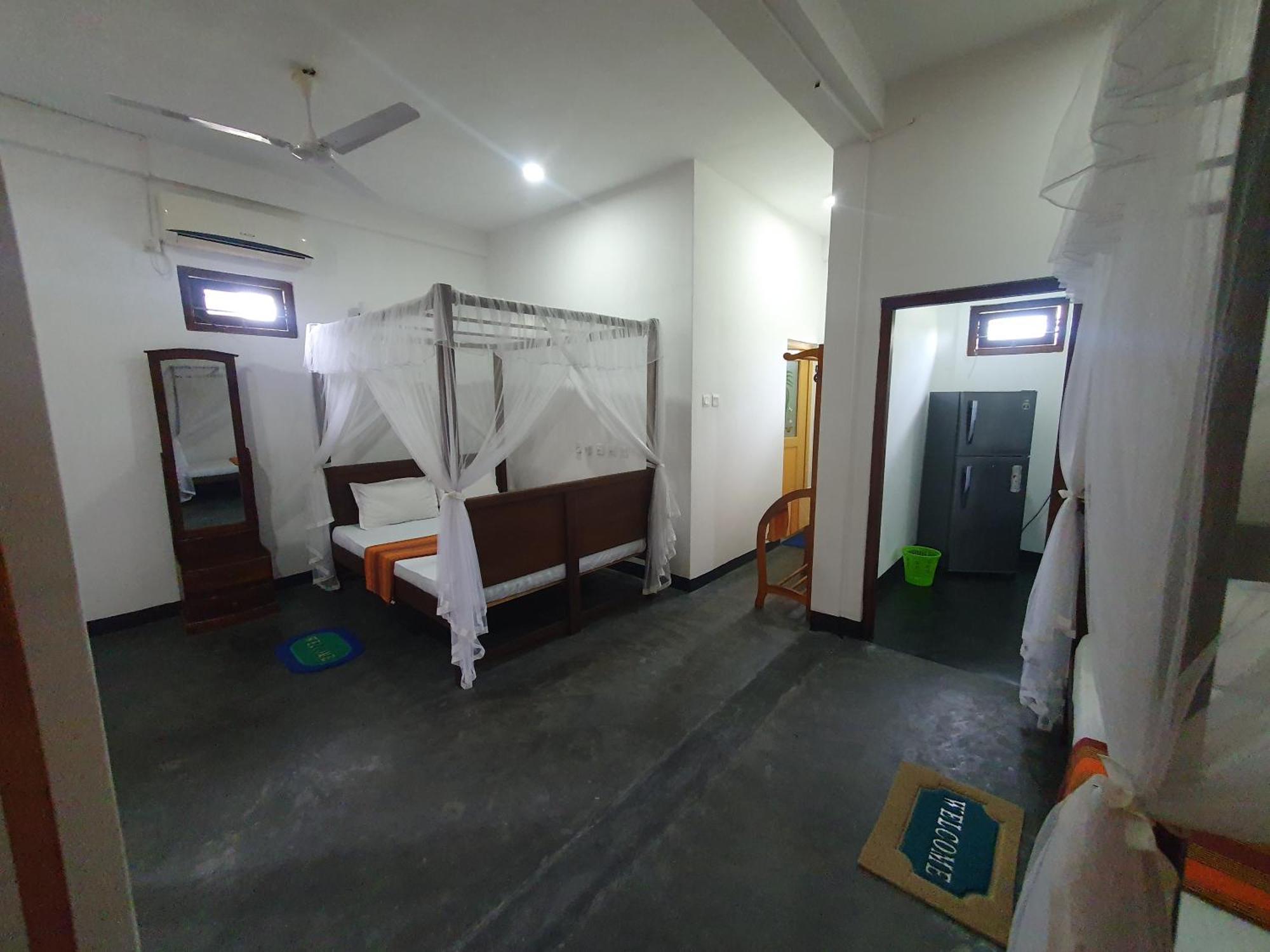 Sayura Beach Hotel 미리사 외부 사진